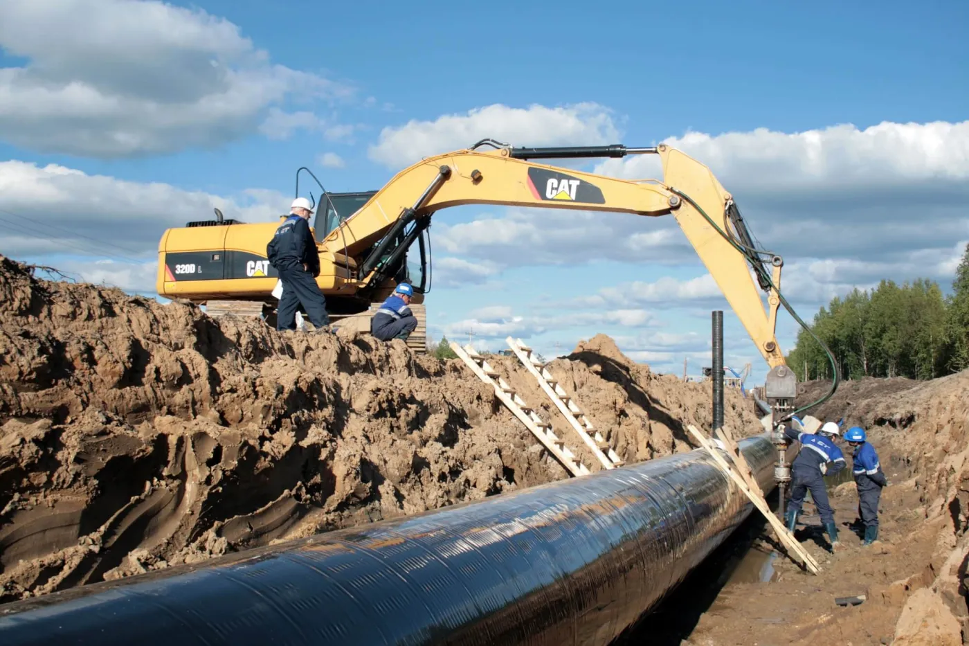 Pipeline anchors being installed